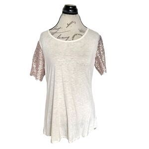 About A Girl Womens Sz XL Blouse  Oatmeal Sequin Short  Sleeve Rose Gold Sparkly